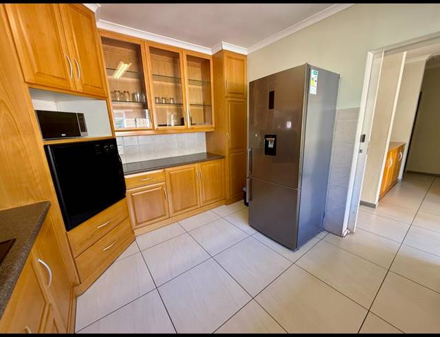 3 BEDROOM TOWNHOUSE FOR SALE IN SCOTTSVILLE